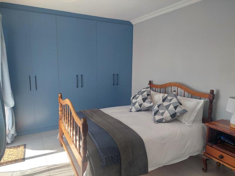 5 Bedroom Property for Sale in Britannia Bay Western Cape